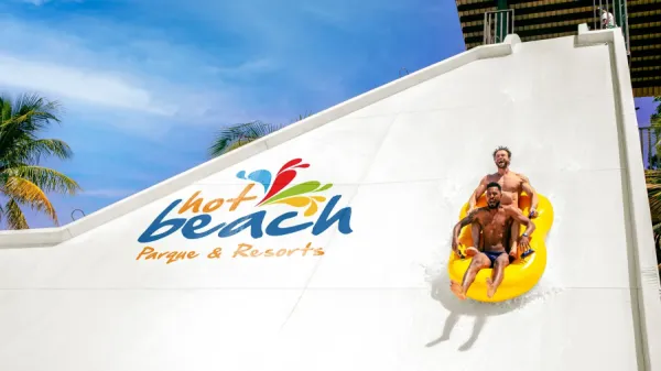 Foto demonstrativa de Hot Beach ou Thermas dos Laranjais: qual escolher em Olímpia?