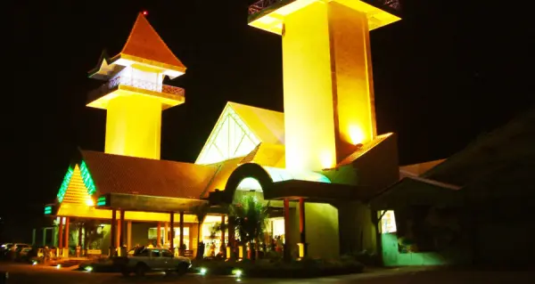Foto demonstrativa de Shopping Serra Verde em Caldas Novas | Artesanato, chocolates e 