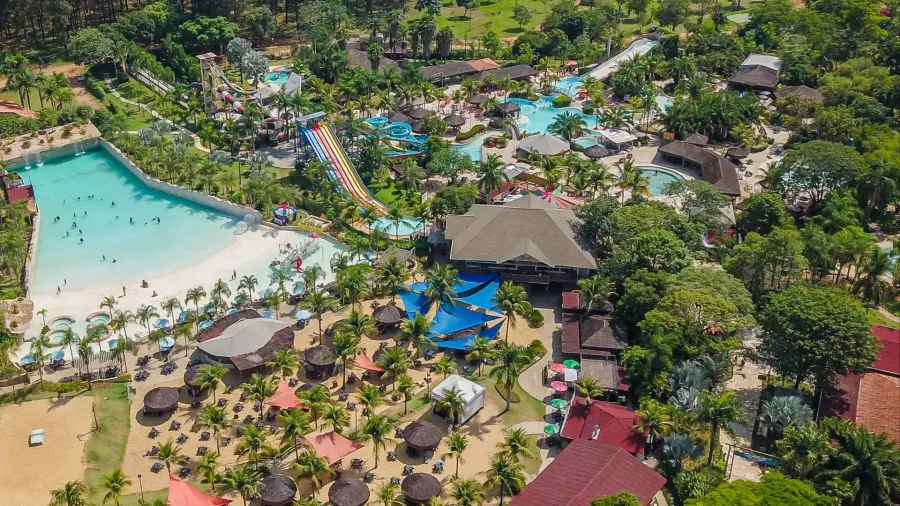Imagem destauente: Qual hotel de Caldas Novas tem piscina de ondas?